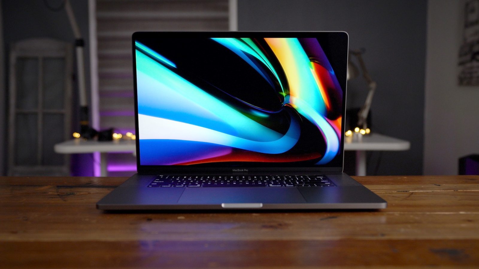 A fost lansat noul Macbook de 16 inch al celor de la Apple