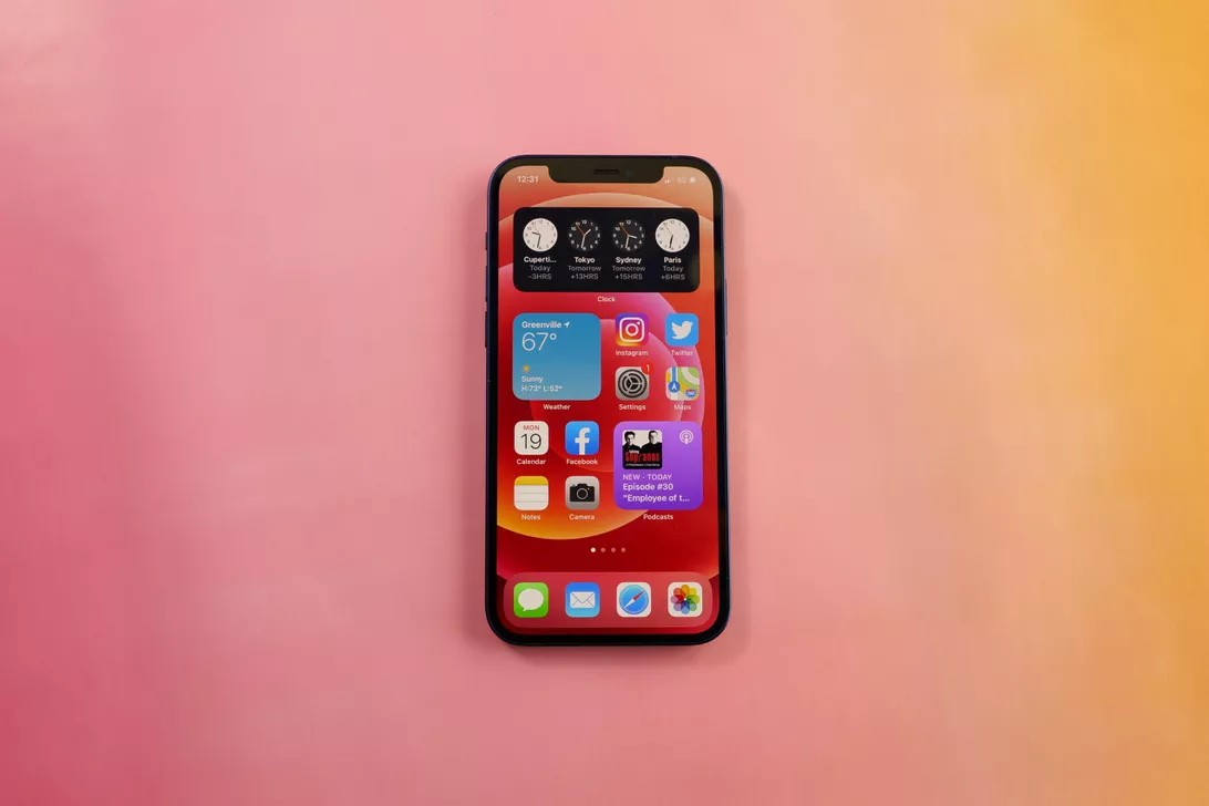 Comparatie: iPhone 12 - iPhone XR - iPhone XS - iPhone X